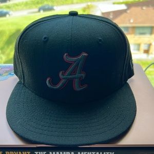 Alabama Crimson Tide New Era Hat Black Logo Original Excellent 7 1/4